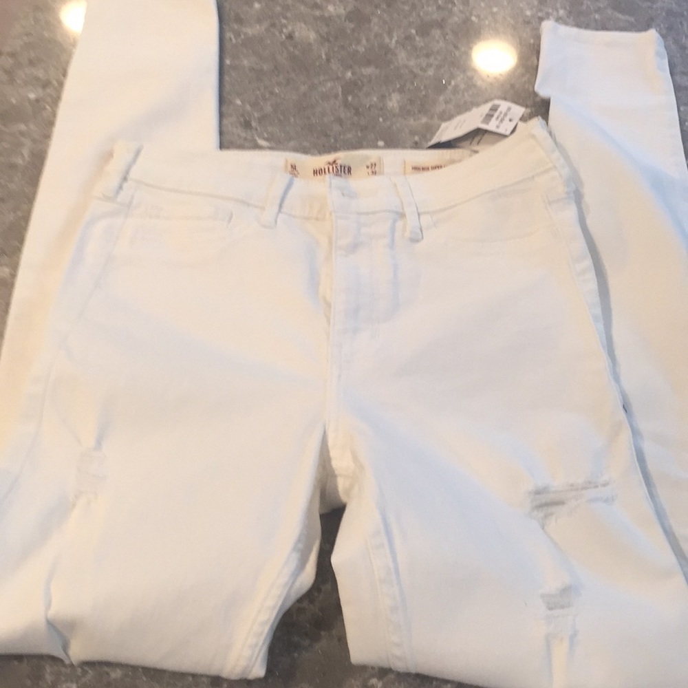 White skinny jeans